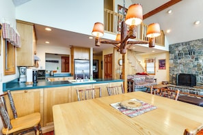 Dining Area & Kitchen | 1st Floor | Dishwasher | Keurig Coffee Maker | Free WiFi