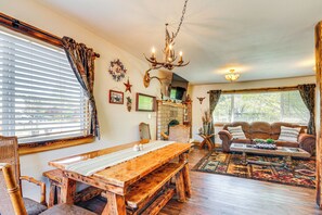 Dining Area | Main Level