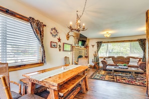 Dining Area | Main Level