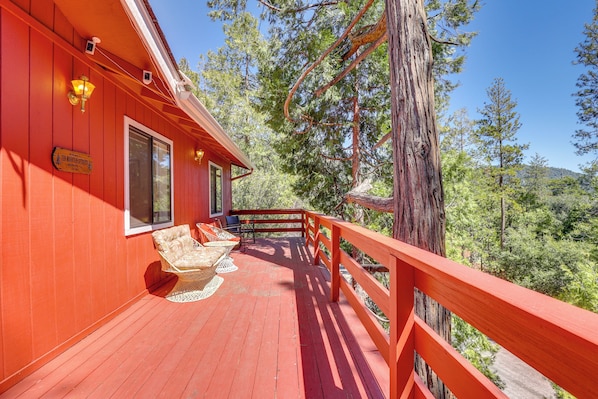 Idyllwild-Pine Cove Vacation Rental | 3BR | 2BA | Stairs Required | 1,800 Sq Ft