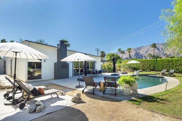 Palm Springs Vacation Rental | 3BR | 2BA | 1,225 Sq Ft | Step-Free Entry