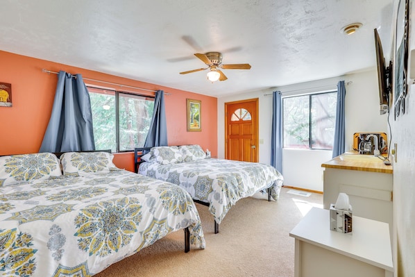 Idyllwild-Pine Cove Vacation Rental | Studio | 1BA | Stairs Required | 400 Sq Ft