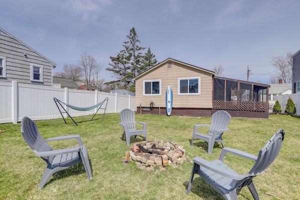 Old Orchard Beach Vacation Rental | 3BR | 1BA | 1,400 Sq Ft | Stairs to Enter