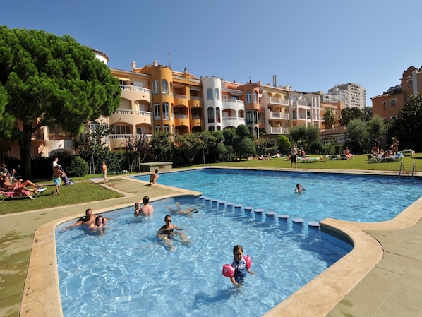 Holiday Home Swimming Pool