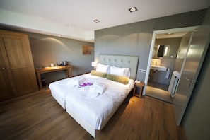Unit with Two Single beds