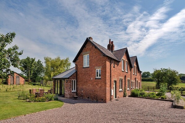 Holiday Home Exterior [summer]