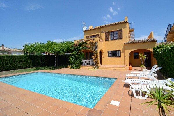 Holiday Home Exterior [summer]