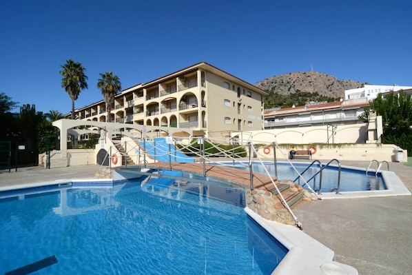 Holiday Home Swimming Pool