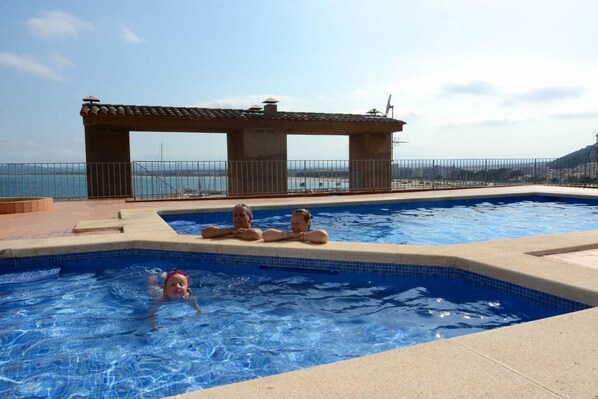 Holiday Home Swimming Pool