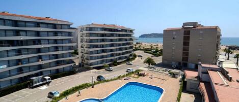 Holiday Home Swimming Pool