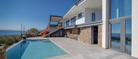 Holiday Home Swimming Pool
