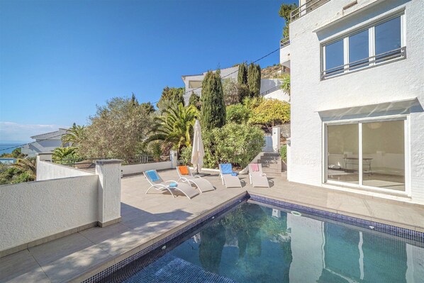 Holiday Home Swimming Pool