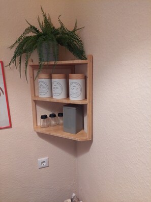 Bathroom amenities