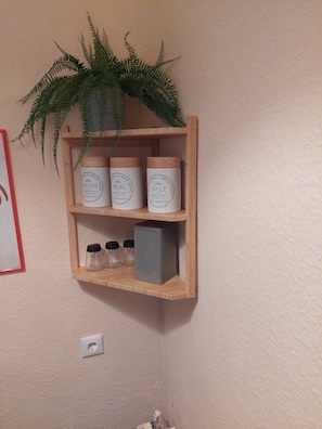 Bathroom amenities
