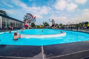 Schwimmbad des Ferienhauses