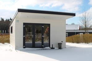 Außenseite Ferienhaus [Winter]