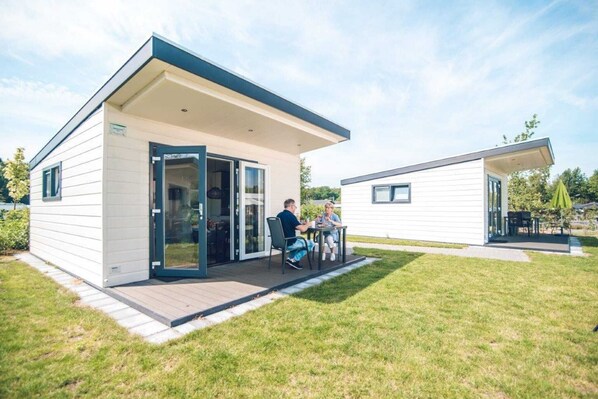 Außenseite Ferienhaus [Sommer]