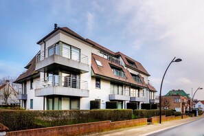 Außenseite Ferienhaus [Sommer]