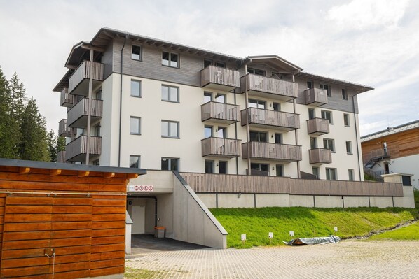 Außenseite Ferienhaus [Sommer]