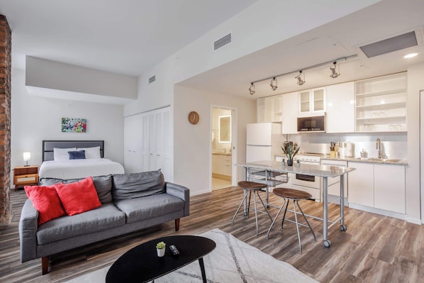 CozySuites Sky Central #1