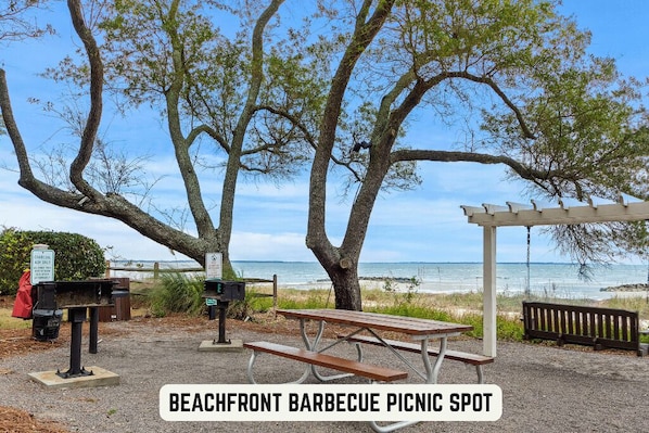 Small table for your outdoor barbeque party