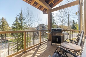 Private deck