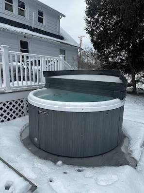 Bain à remous extérieur