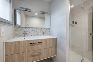 Bain
