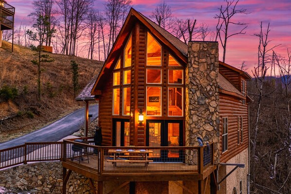 A scenic paradise—perfect for morning coffee or evening strolls.