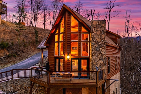 A scenic paradise—perfect for morning coffee or evening strolls.