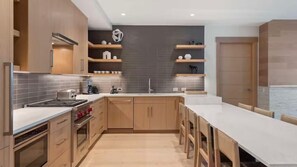 Fully Equipped Gourmet Kitchen