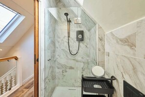 Vinegar Loft, Worcester - Host & Stay