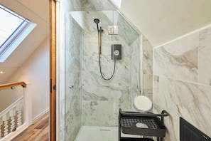 Vinegar Loft, Worcester - Host & Stay