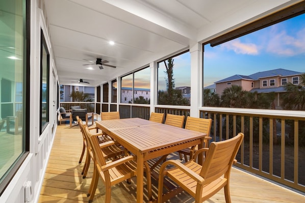 Outdoor dining