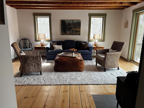 VT Living Rm2