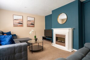 Living Room / Lounge