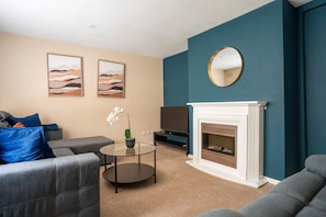 Living Room / Lounge