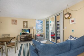 Enjoy this open concept floor plan with lots of natural lighting.