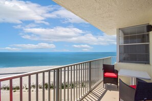 Beautiful views of the beach!