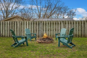 The hot spot to chill is under the stars around the fire pit — s'mores and stories welcome!