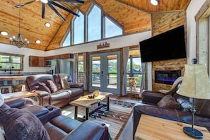 Bearfoot Timbers' cozy living area