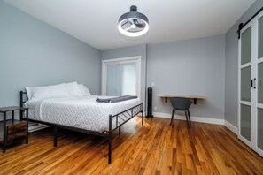 Bedroom #1 (Queen)