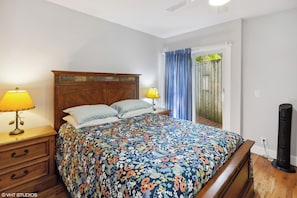 Bedroom #1 (Queen)