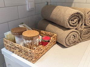Bathroom amenities
