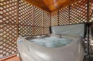 Bain à remous extérieur