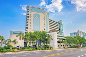 #1 Rated Resort- Central Location with onsite waterpark, direct beach access from room - onsite direct beach access, with 24*7 security, 20+pools, 5mins to Walmart, ONSITE Starbucks, nearby restaurants, Marketcommons, upscale shopping, etc