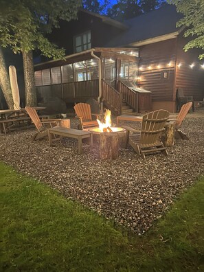FIRE PIT