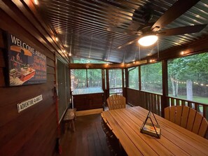 ENCLOSE DECK