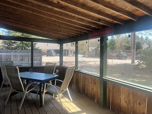 Screened-in Porch