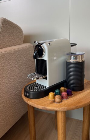 Kaffee und/oder Kaffeemaschine